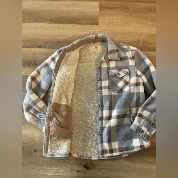 Sage Collective Plaid Sherpa Lined Shacket Jacket Gray Brown, Size M, EUC - Picture 5 of 8